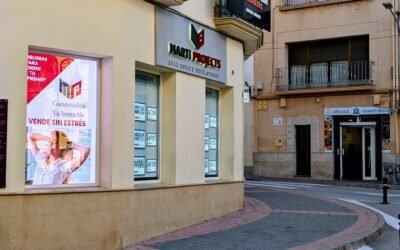 Pantallas LED vs publicidad en redes sociales para comercios locales: ¿cuál elegir?